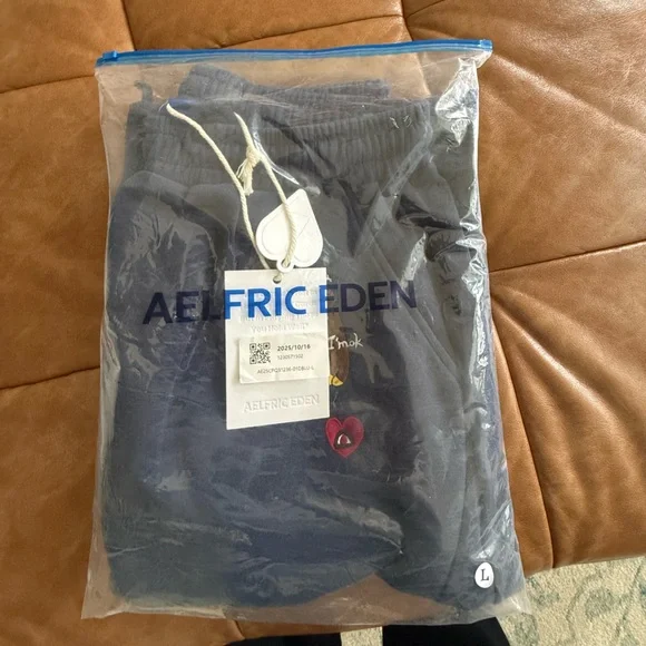 AELFRIC EDEN EMBROIDERY DOG BAGGY BARREL SWEATPANTS - Picture 3 of 4